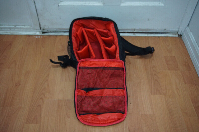 Ferndean camera bag in Cameras & Camcorders in Delta/Surrey/Langley - Image 3