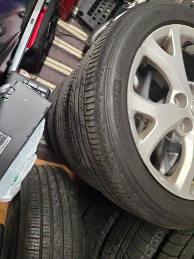 Mazda 3 rims in good condition. Give me an offer.