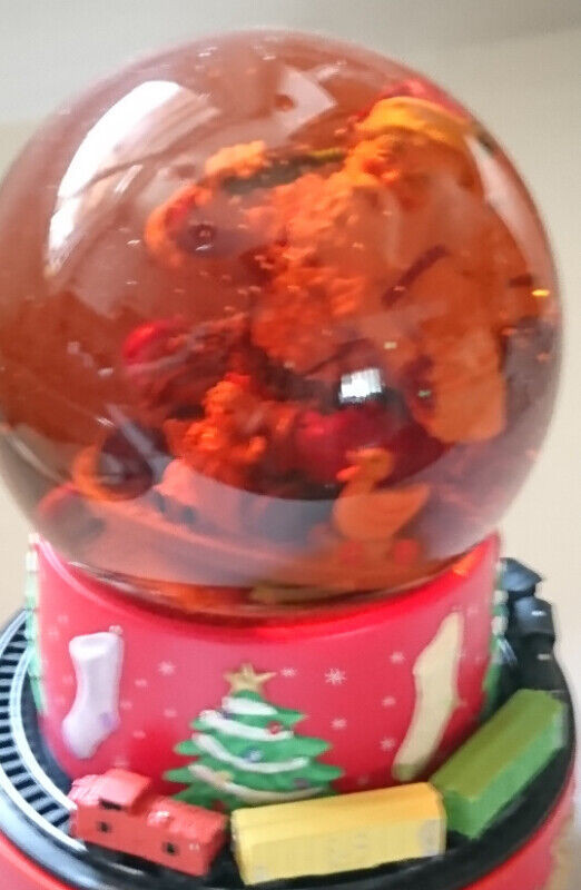 Vintage Coca Cola Santa Musical Globe with  Moving Trains in Arts & Collectibles in Oshawa / Durham Region