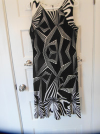 Black and white stretchy dress