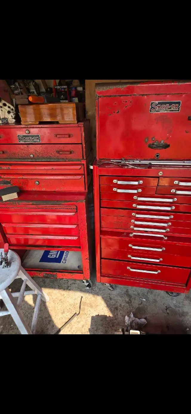 Snap On tool boxes513084840457031681