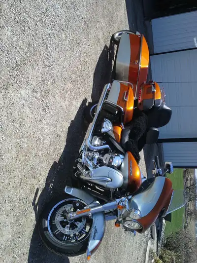 Ultra unlimited. One owner. 114 engine. Stage 2 kit. Liquid cooled. All original stock parts. 70% Ch...