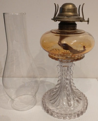 Large glass 'Hackle' pattern oil lamp