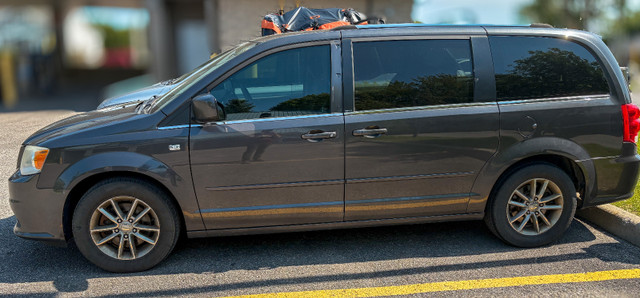 Dodge Grand Caravan 30TH Anniversary Edition *AS IS *READ AD* in Cars & Trucks in Oshawa / Durham Region - Image 4