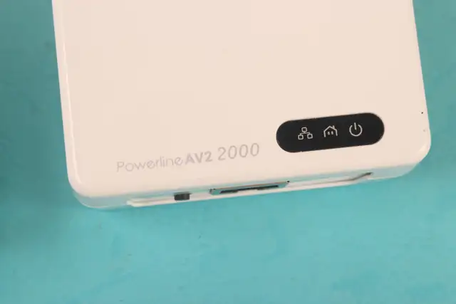 D-Link Powerline Adapter AV2 Up to 2000Mbps DHP-700AV Ethernet in Networking in City of Toronto - Image 5