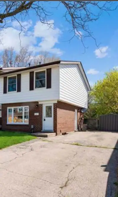 Rent is $1000- AVAILABLE feb1st furnished private Room in a house for rent Central to 3 major bus st...