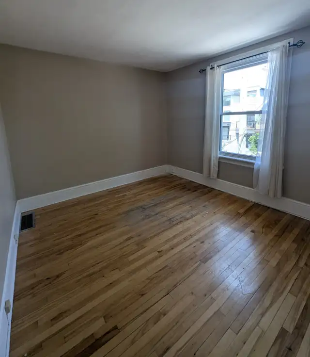 1 Bed + Den in Hintonburg/Wellington Village/Parkdale in Long Term Rentals in Ottawa - Image 3