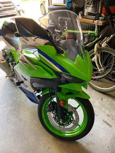 2024 Ninja 500, Binging it in near end of July for its first maintenance. Just under 1000KM presentl...