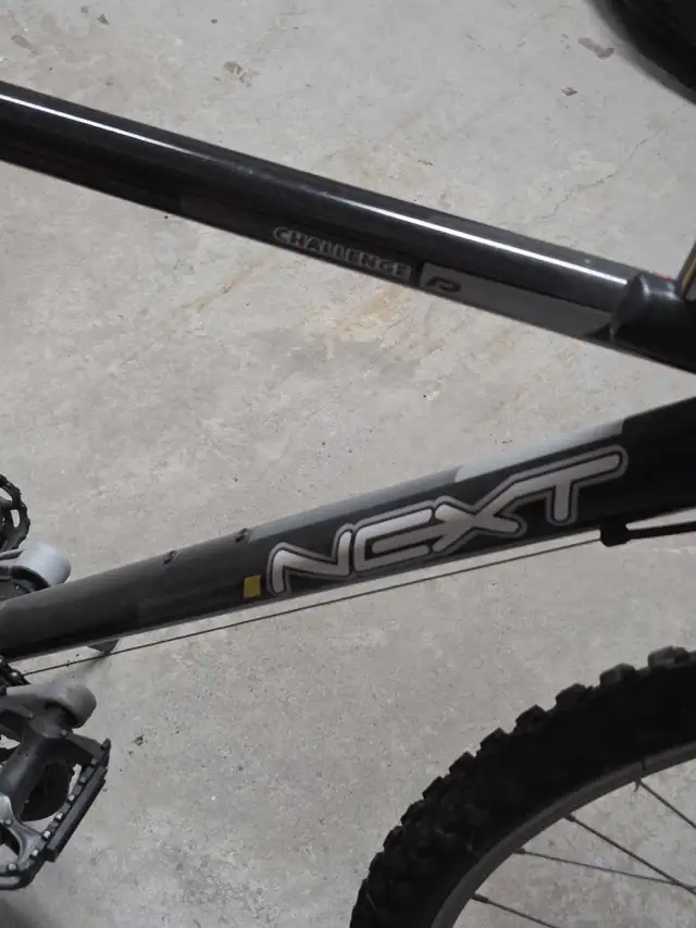 bicyclette  in Road in City of Montréal - Image 3