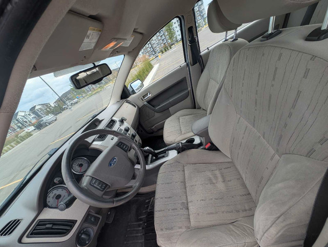 FOR SALE! 2011 Ford Focus SE 4DR Sedan Silver in Cars & Trucks in Edmonton - Image 3