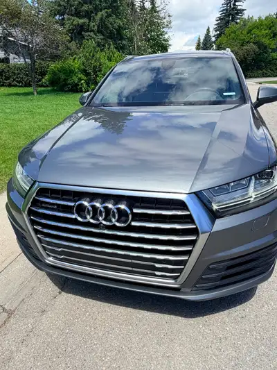 2017 Audi Q7 Technik from first owner. Loaded with options. Has 149700kms. All wheels got new brakes...
