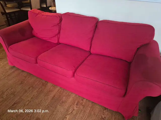 Free Couch and Loveseat in Couches & Futons in Oshawa / Durham Region - Image 5
