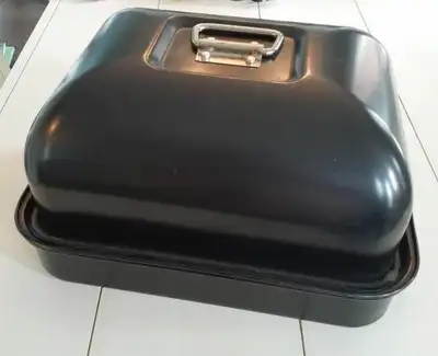 Black steel 15" roasting pan with lid, View more