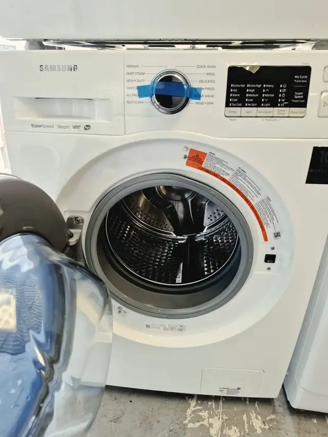 Samsung 24" Stackable Washer and Dryer Pair in Washers & Dryers in City of Toronto - Image 4