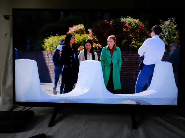 Sharp 43 inch LED 1080p Roku Smart TV Model LC-43LB371C in TVs in Ottawa - Image 7