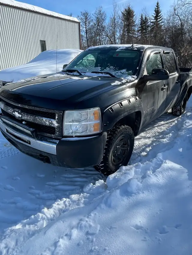 2009 Chevy Silverado 1500 parts or whole in Engine & Engine Parts in Saskatoon - Image 3