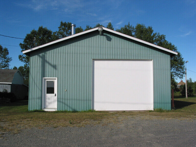 Entreposage à Matane pour auto, Westfalia, VR, motoneige, etc. dans Entreposage et stationnement à louer  à Rimouski / Bas-St-Laurent