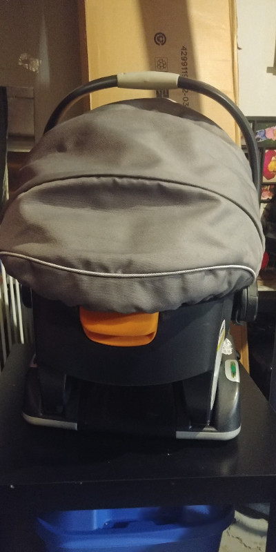 car seat in Strollers, Carriers & Car Seats in Barrie - Image 2