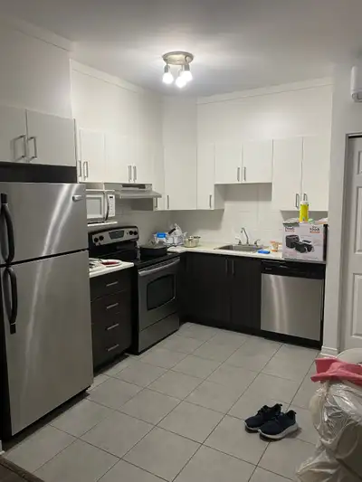 Lease transfer April 1st to August 31st (5 months) with possibility to renew. 1 bedroom apartment av...