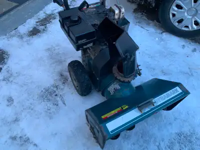 MTD Dynamark snowblower 8hp tecumseh engine 24 in cut brand new carburetor pull start only runs grea...