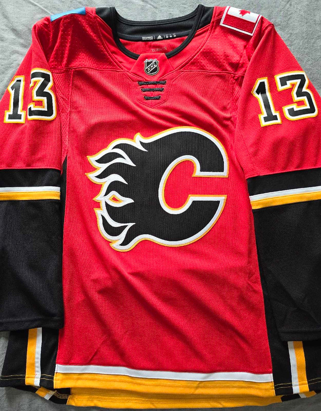 Flames Jersey in Hockey in Calgary - Image 2
