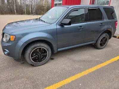 2012 Ford Escape XLT – $6,000 163,xxx km | 4WD | 3.0L V6 Reliable SUV that runs and drives great. We...