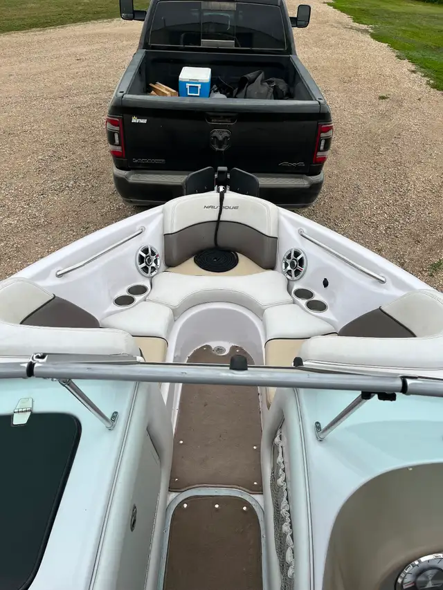 2008 Nautique surf boat in Powerboats & Motorboats in Saskatoon - Image 3