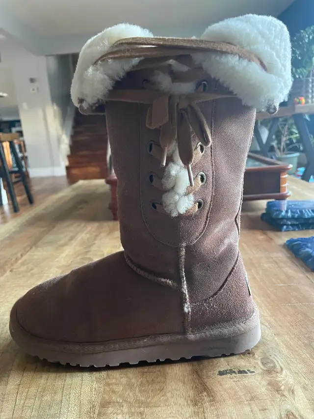 Youth/Women’s Ugg Boots in Kids & Youth in St. Albert - Image 6