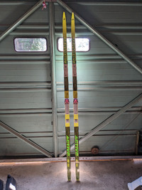 FOR SALE: XC Jarvinen skis, size: 200cm