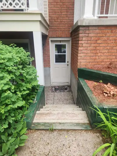 Je cède mon bail pour ce charmant appartement qui offre un espace de vie confortable et bien agencé....