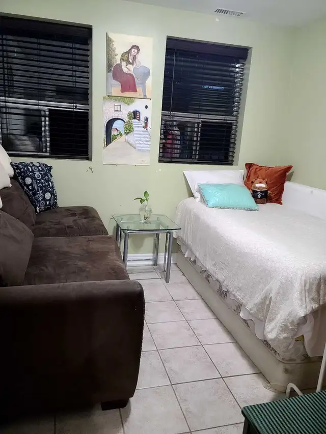 Room For Rent