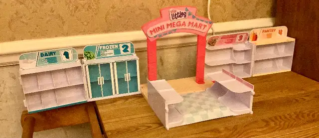 Dépanneur Shopkins Rangement Ranger Classer Jouer 25$ in Toys & Games in Laval / North Shore - Image 2