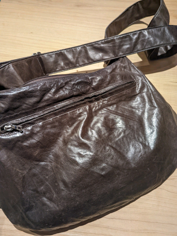 Rudsak - brown leather purse cross body/shoulder in Women's - Bags & Wallets in City of Toronto - Image 3