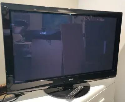 Téléviseur LG Plasma 42 poucesTéléviseur LG Plasma 42 pouces, View more