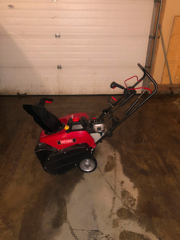 Craftsman 22” single stage snowblower in Outdoor Tools & Storage in Calgary - Image 2