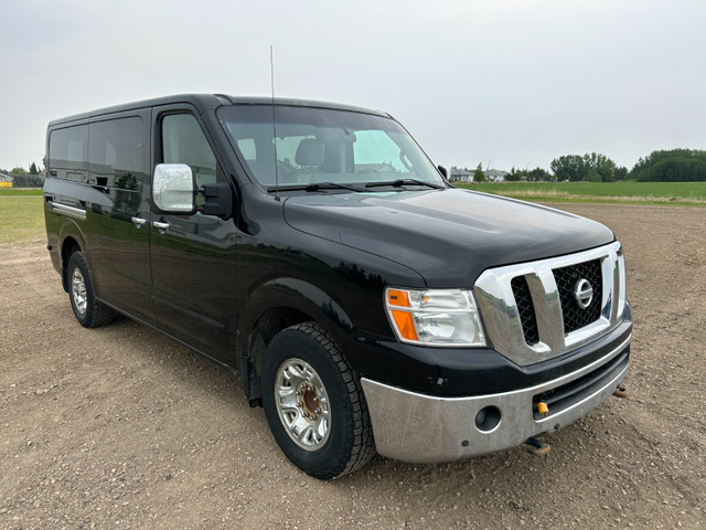 12-seat Nissan NV3500 V8 in Cars & Trucks in Edmonton