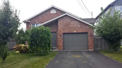7min to Brock University. Bus stops in front of the door, both ways! Large 3-Bedroom Lower Unit for...