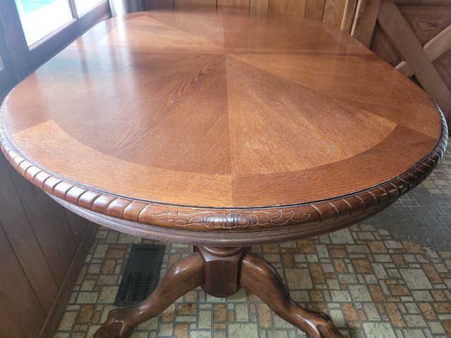 Dining Room Table in Dining Tables & Sets in Kawartha Lakes - Image 3