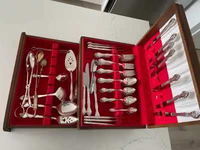 Oneida Community Flatware Cutlety 84 pcs, View more