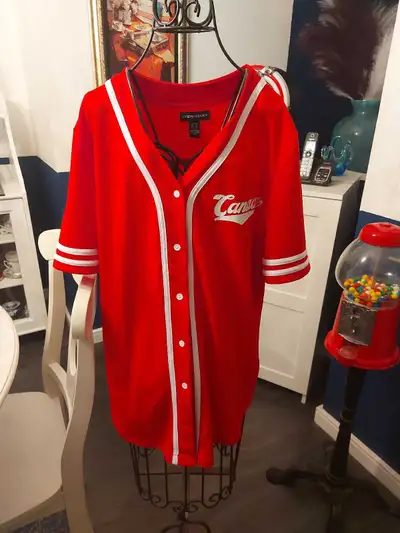 Canada jersey xs, View more