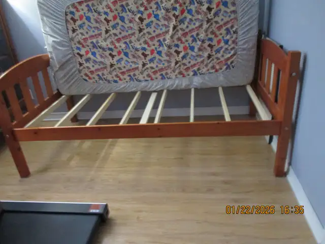 lit d enfant in Beds & Mattresses in Laval / North Shore - Image 5