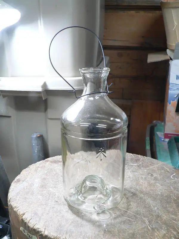 Several antique items at various prices63234884890115124