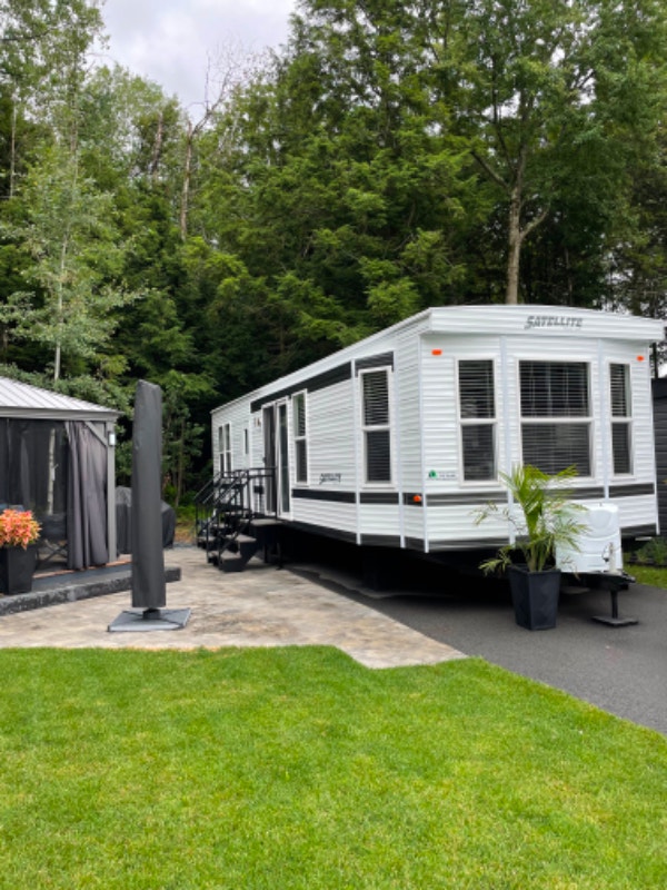 Roulotte de parc Satellite 2021 Camping Parc Bromont Caravanes de