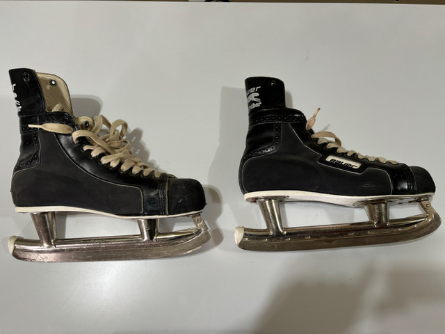 Antique Bauer Size 9 Men’s Hockey Skates dans Patins et patins à roulettes  à Prince Albert