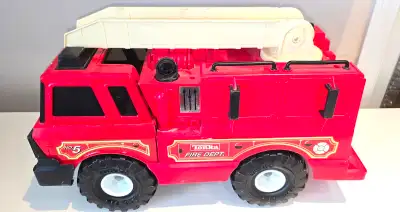 Vintage 1999's Tonka Red Fire Truck Model M-7517-2 A collectible item Vintage 1999's Tonka Red Fire...