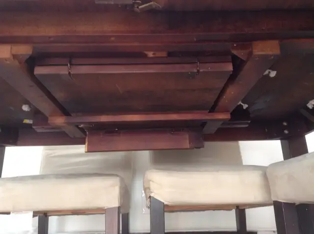 Dining table Very sturdy and 4 Chairs in Dining Tables & Sets in Delta/Surrey/Langley - Image 3