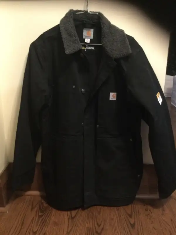 Carhartt mens medium jacket in Men's in City of Toronto - Image 2