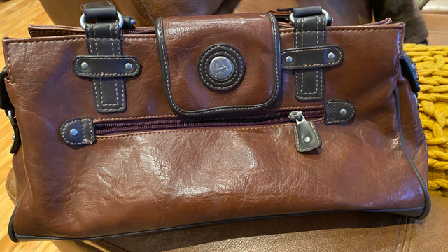 Sacoche purse sac a main vintage  dans Femmes - Sacs et portefeuilles  à Ville de Montréal