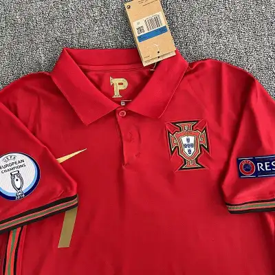 Brand new size large comes with nations league winner patch as well
