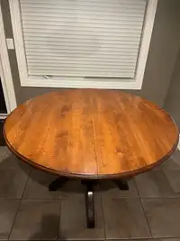 Bermex solid maple table